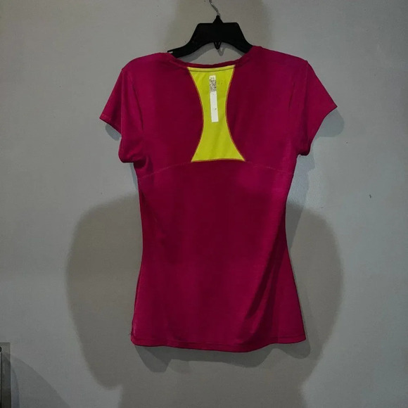 Under Armour Running Shirt Size Small - Picture 2 of 5